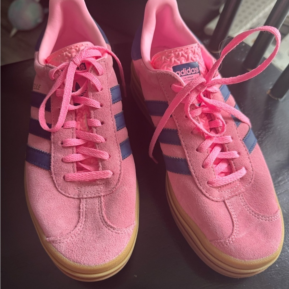 NWOT Women’s Adidas Gazelle Bold Shoes Pink H06122 Size 8 - Picture 3 of 5